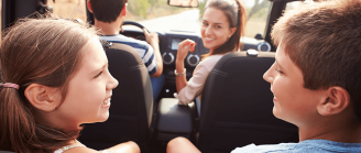 enfants en voiture